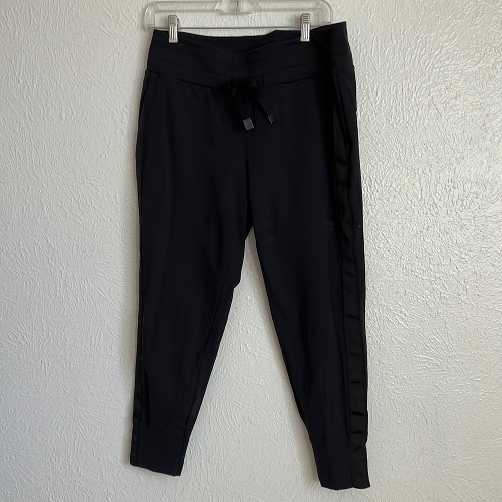 Athleta metro downtown jogger medium petite